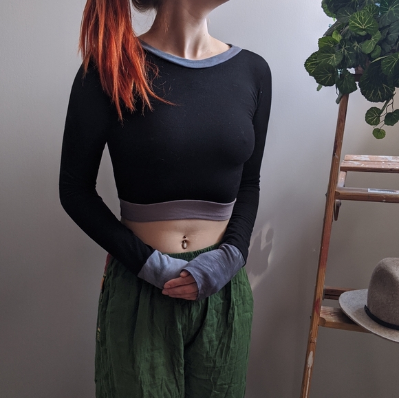Handmade Organic Longsleeve Crop Top - Picture 1 of 3